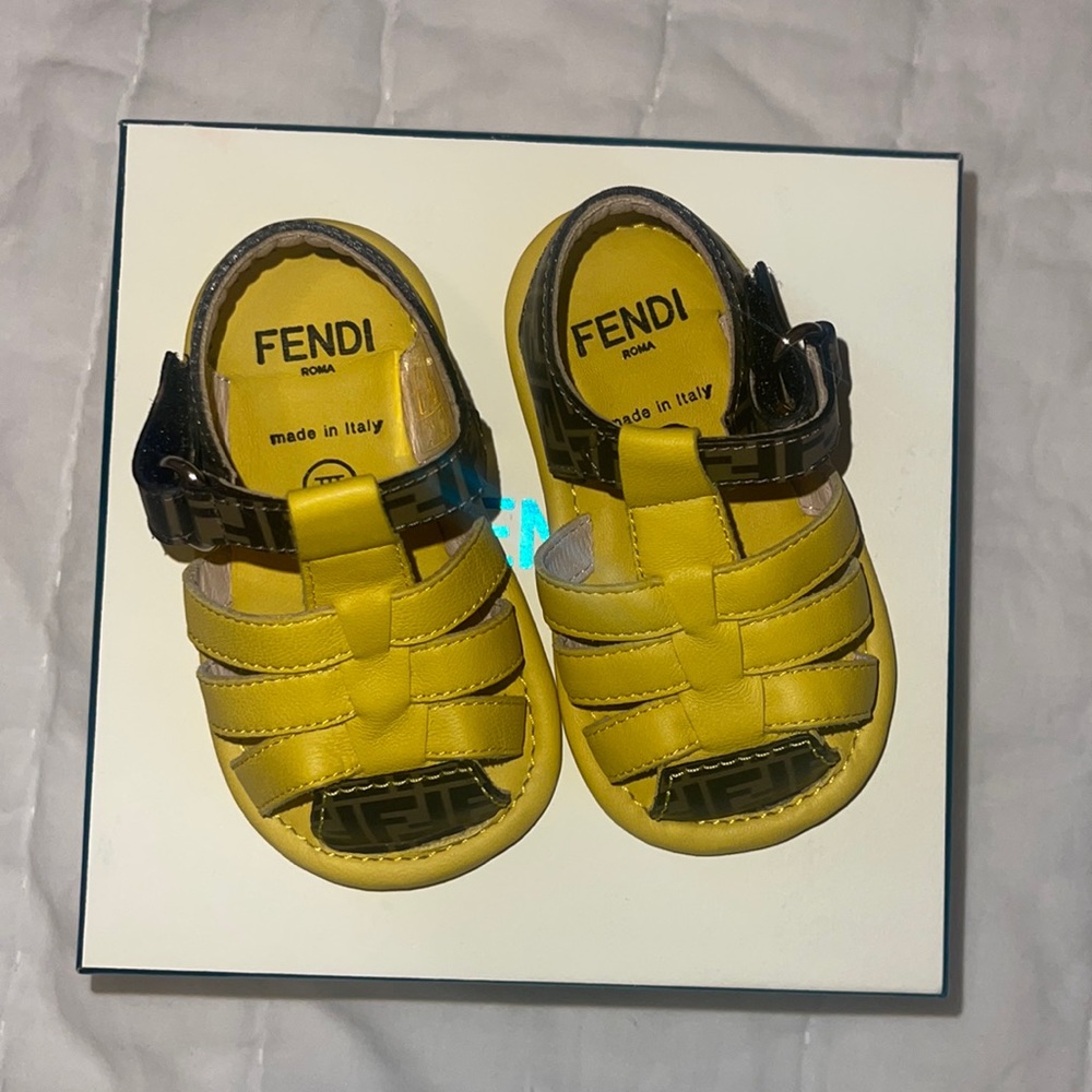 Fendi Pelle Zucca Baby Sandals (Size III) - Picture 3 of 8